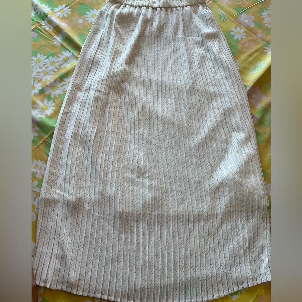 Uniqlo Chiffon Pleated Skirt size S NWT